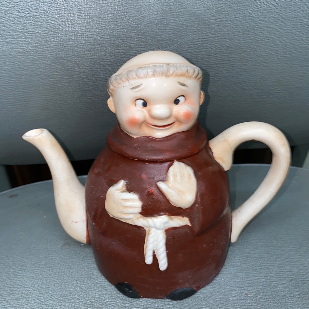 Vintage Munk Tea pot.